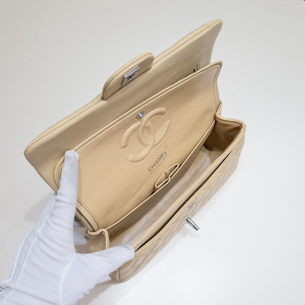 シャネルバッグ着用イメージ